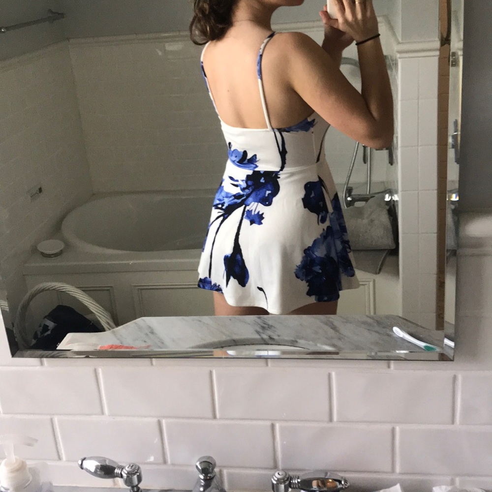 Floral Romper - Picture 2 of 3